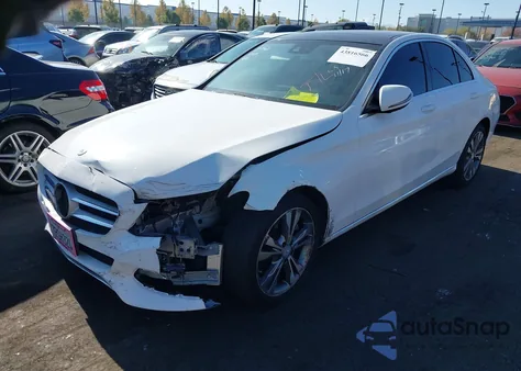 2016 Mercedes-Benz C 300 из США, поврежденный, VIN 55SWF4JB2GU126077